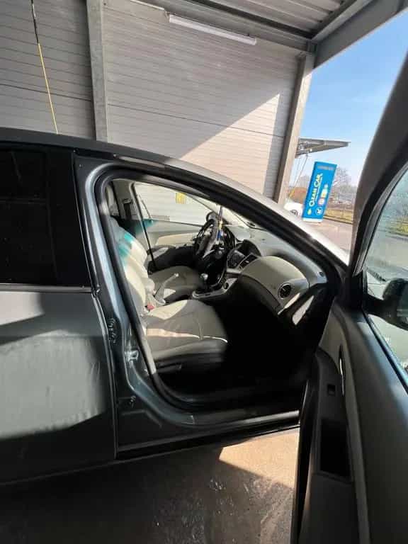 Chevrolet Cruze 04/2011-photo-6