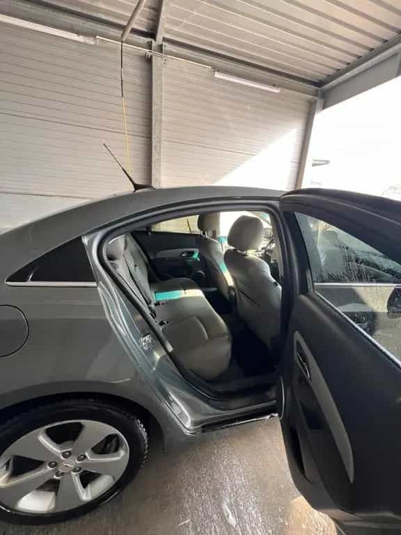 Chevrolet Cruze 04/2011-photo-9