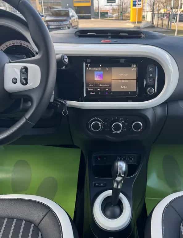 Renault Twingo Intens*R-Cam*Sitzheiz*Automatik*Panorama* 02/2020-photo-19