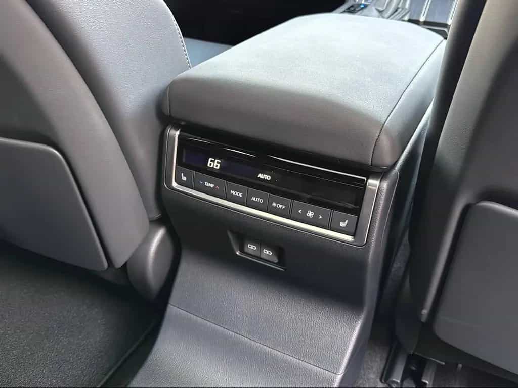 Lexus GX 550 Luxury+ V6 349 PS 4x4 AVS Mark Lev HUD Pano 360° null-photo-27