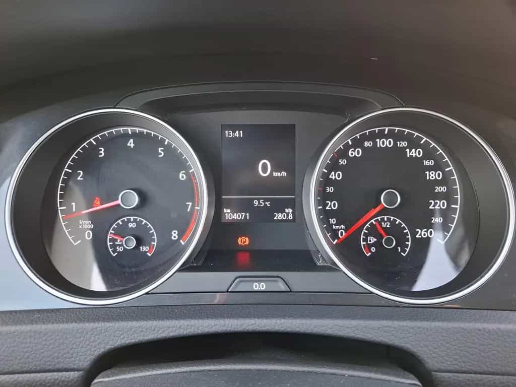 Volkswagen Golf 1.4 TSI R-Line Comfortline LED*PDC*TEMP*17" 09/2017-photo-19