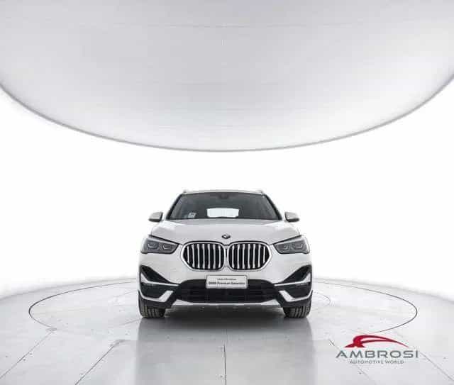 BMW X1 sDrive18d xLine 02/2022-photo-4