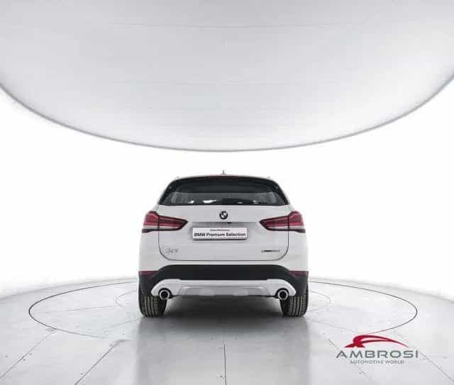 BMW X1 sDrive18d xLine 02/2022-photo-5
