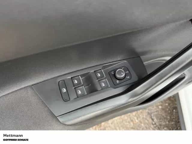 Volkswagen Polo 1.0 TSI R-Line DSG LED NAVI PANO KAMERA SHZ 01/2023-photo-9