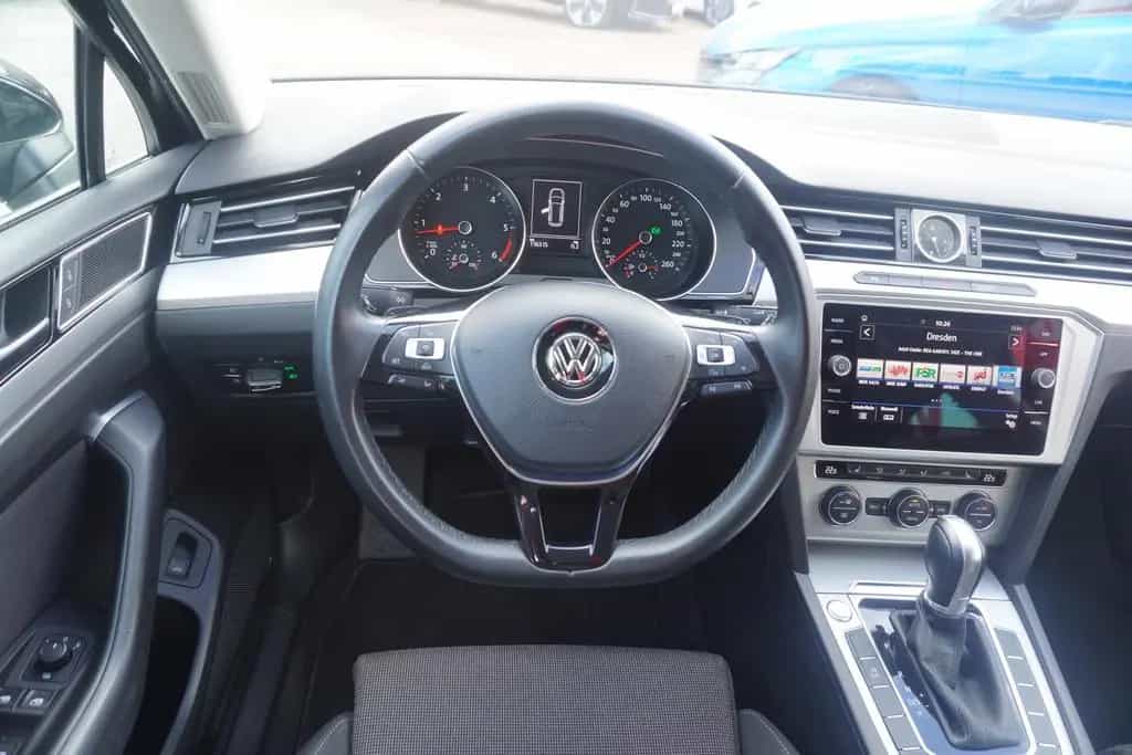 Volkswagen Passat Variant 2.0 TDI Comfortline ACC LED AHK 12/2017-photo-12