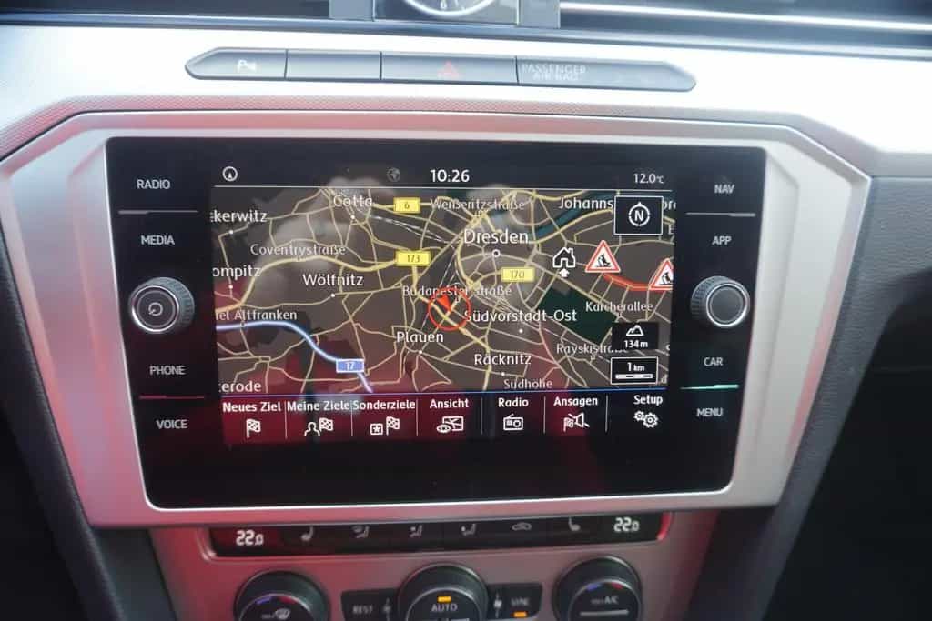 Volkswagen Passat Variant 2.0 TDI Comfortline ACC LED AHK 12/2017-photo-13