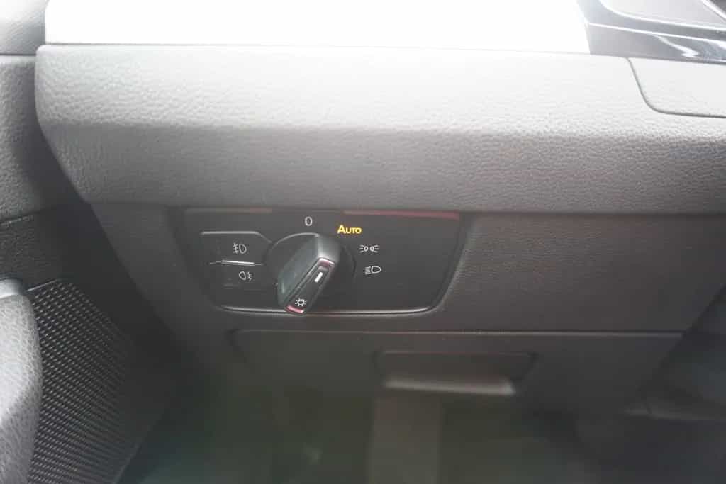 Volkswagen Passat Variant 2.0 TDI Comfortline ACC LED AHK 12/2017-photo-22