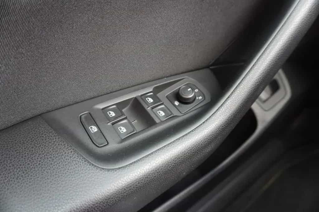 Volkswagen Passat Variant 2.0 TDI Comfortline ACC LED AHK 12/2017-photo-23