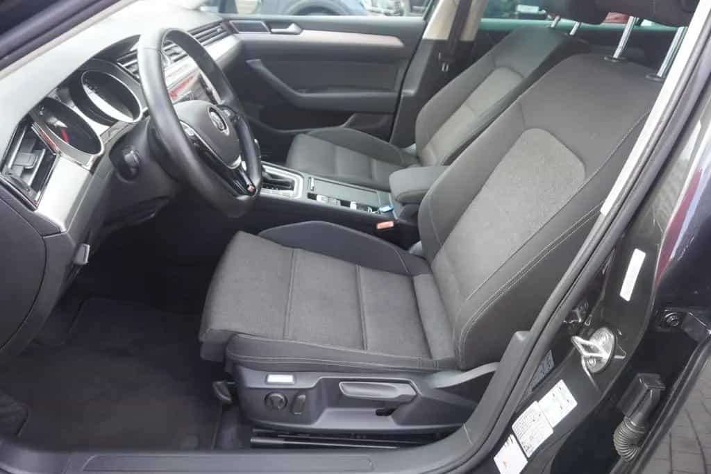 Volkswagen Passat Variant 2.0 TDI Comfortline ACC LED AHK 12/2017-photo-24