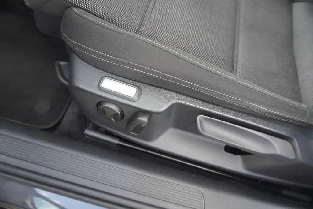 Volkswagen Passat Variant 2.0 TDI Comfortline ACC LED AHK 12/2017-photo-25