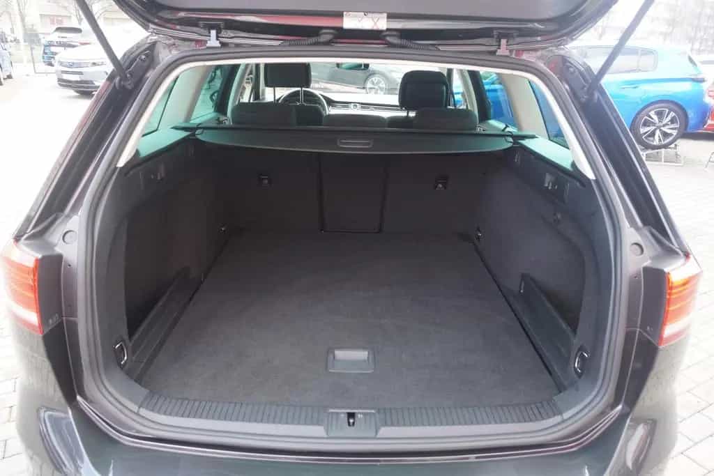 Volkswagen Passat Variant 2.0 TDI Comfortline ACC LED AHK 12/2017-photo-30