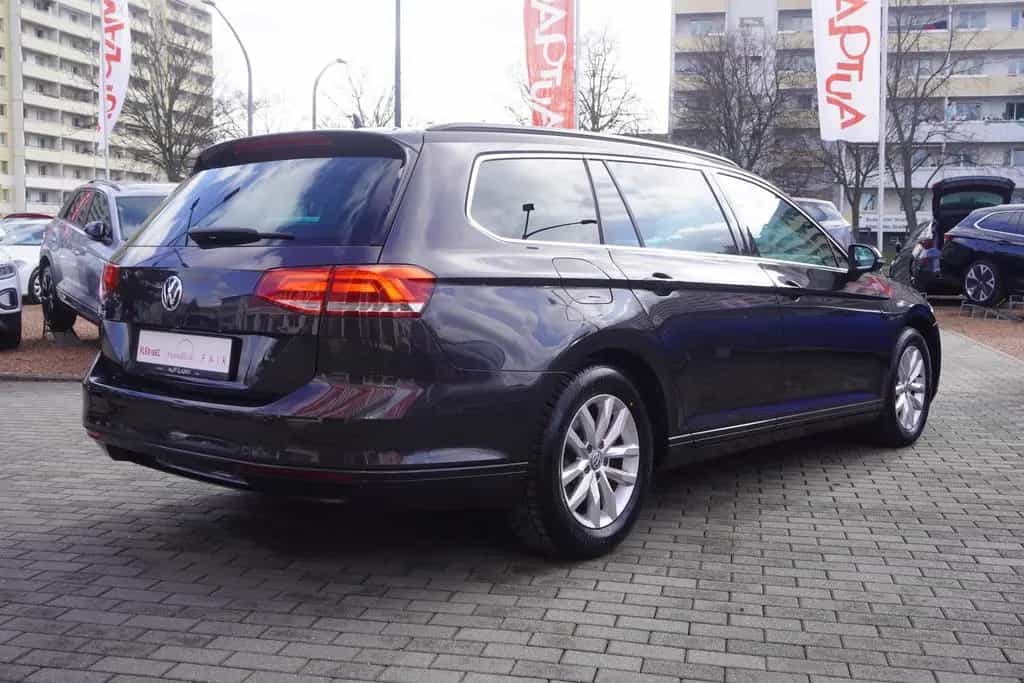 Volkswagen Passat Variant 2.0 TDI Comfortline ACC LED AHK 12/2017-photo-5