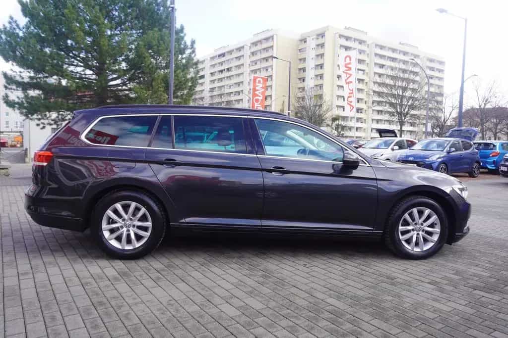 Volkswagen Passat Variant 2.0 TDI Comfortline ACC LED AHK 12/2017-photo-6