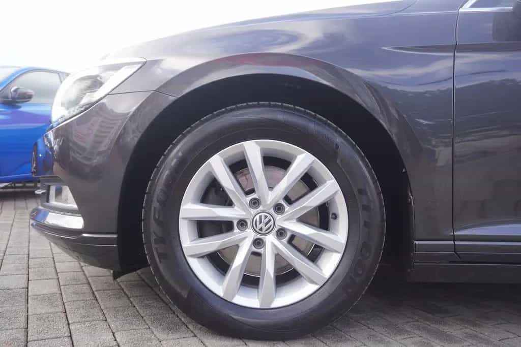 Volkswagen Passat Variant 2.0 TDI Comfortline ACC LED AHK 12/2017-photo-9