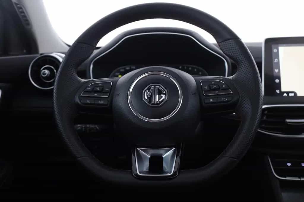 MG HS 1.5 T-GDI Luxury Aut. LED ACC Navi 360° Pano 03/2024-photo-13