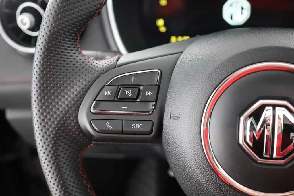 MG HS 1.5 T-GDI Luxury Aut. LED ACC Navi 360° Pano 03/2024-photo-14
