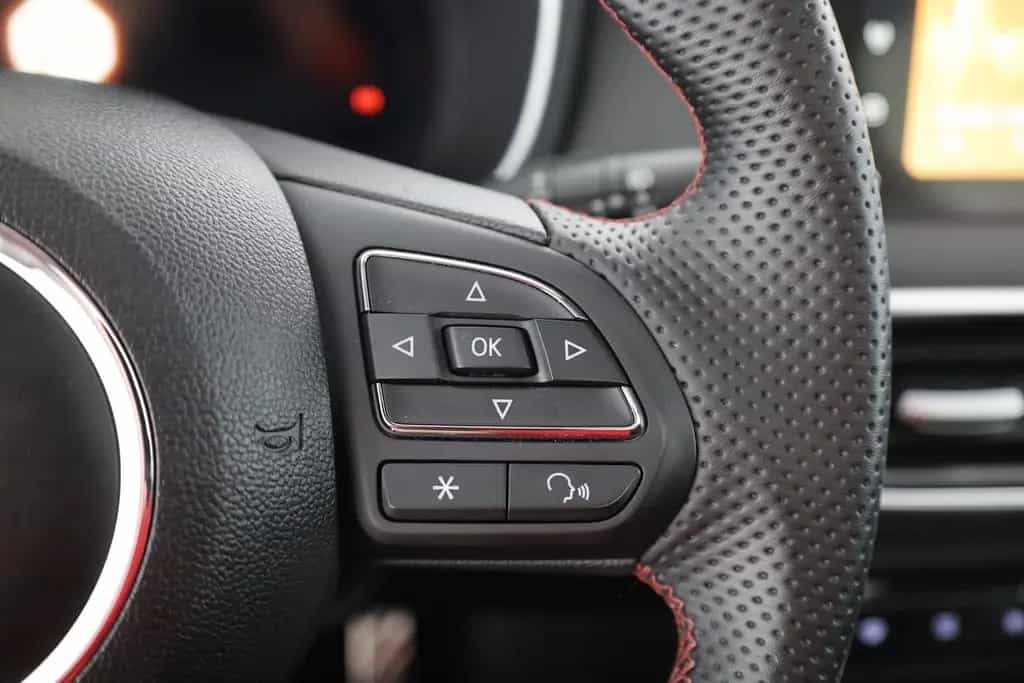 MG HS 1.5 T-GDI Luxury Aut. LED ACC Navi 360° Pano 03/2024-photo-15