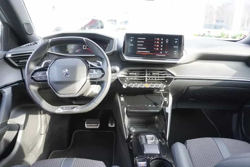 Peugeot 2008 1.2 PureTech GT LED Kamera Sitzheizung 03/2023-photo-12