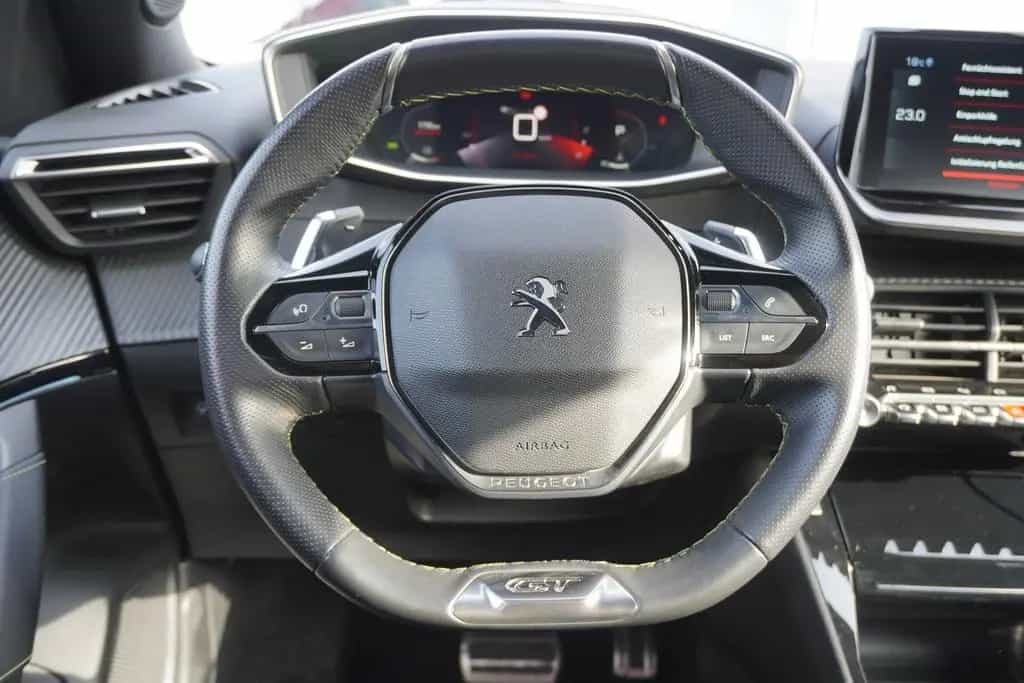 Peugeot 2008 1.2 PureTech GT LED Kamera Sitzheizung 03/2023-photo-13