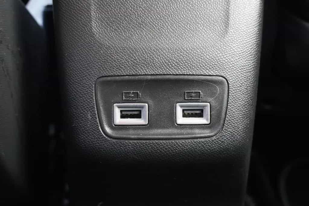 Peugeot 2008 1.2 PureTech GT LED Kamera Sitzheizung 03/2023-photo-8