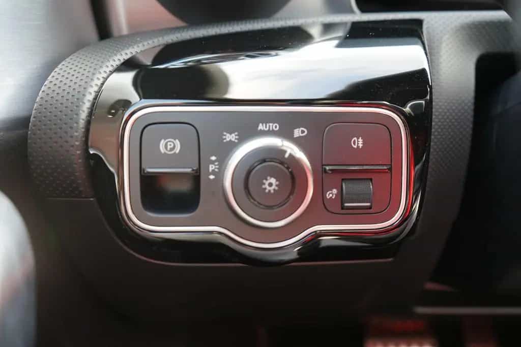 Mercedes-Benz CLA 220 CLA SB 220 d AMG Line MBUX LED ACC Navi Kamera 09/2019-photo-19