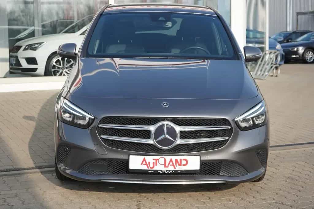 Mercedes-Benz B 180 B180 Style LED Navi Sitzheizung Totwinkel 360° 03/2020-photo-8