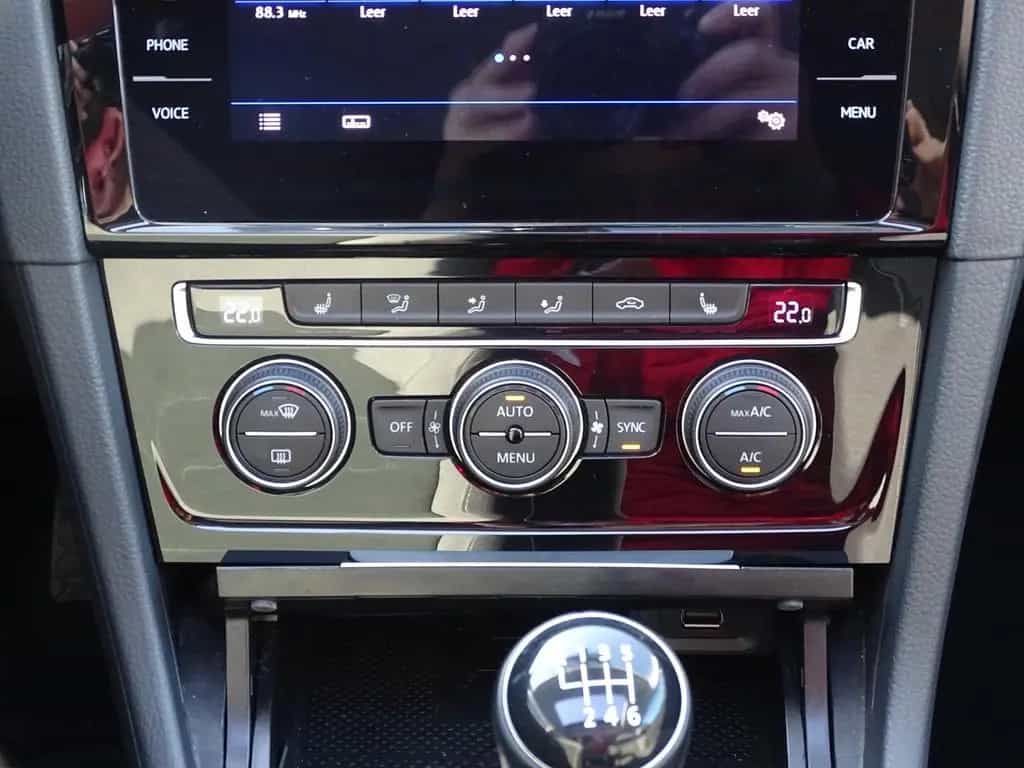 Volkswagen Golf VII 1.4 TSI Highline LED Navi Panorama PDC 05/2018-photo-15