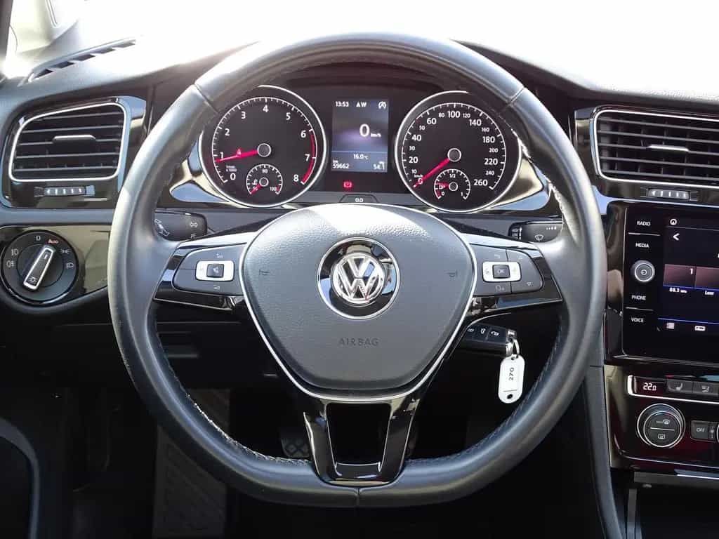 Volkswagen Golf VII 1.4 TSI Highline LED Navi Panorama PDC 05/2018-photo-17