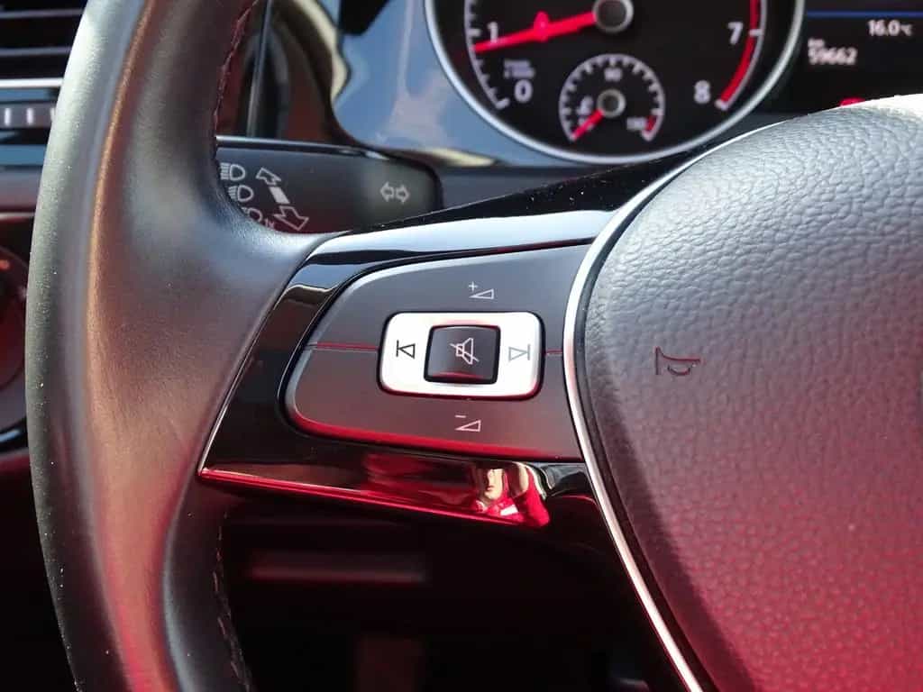 Volkswagen Golf VII 1.4 TSI Highline LED Navi Panorama PDC 05/2018-photo-18