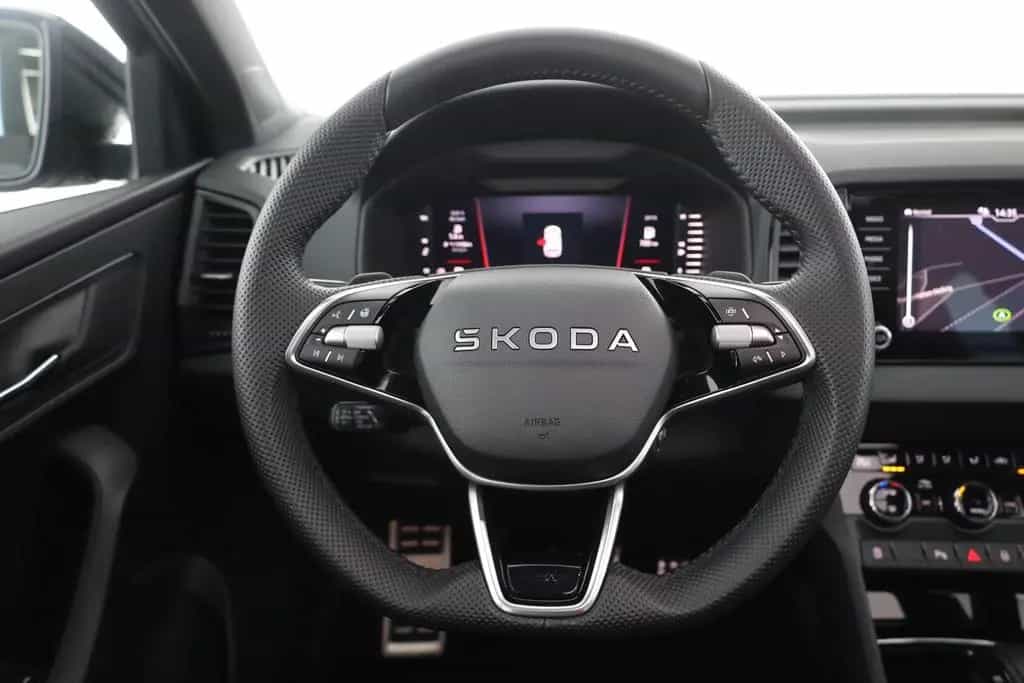 Skoda Karoq Sportline 1.5 TSI DSG Matrix ACC AHK Pano 09/2025-photo-13