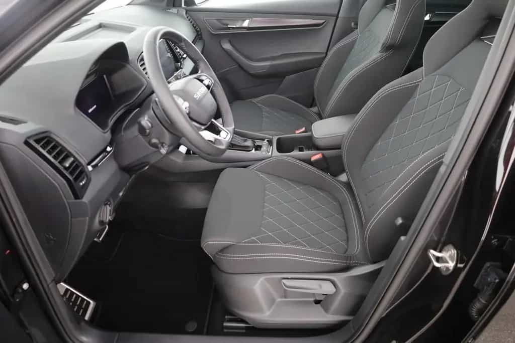 Skoda Karoq Sportline 1.5 TSI DSG Matrix ACC AHK Pano 09/2025-photo-21