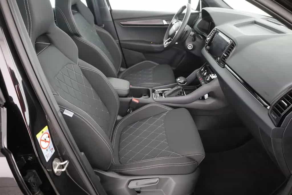 Skoda Karoq Sportline 1.5 TSI DSG Matrix ACC AHK Pano 09/2025-photo-22
