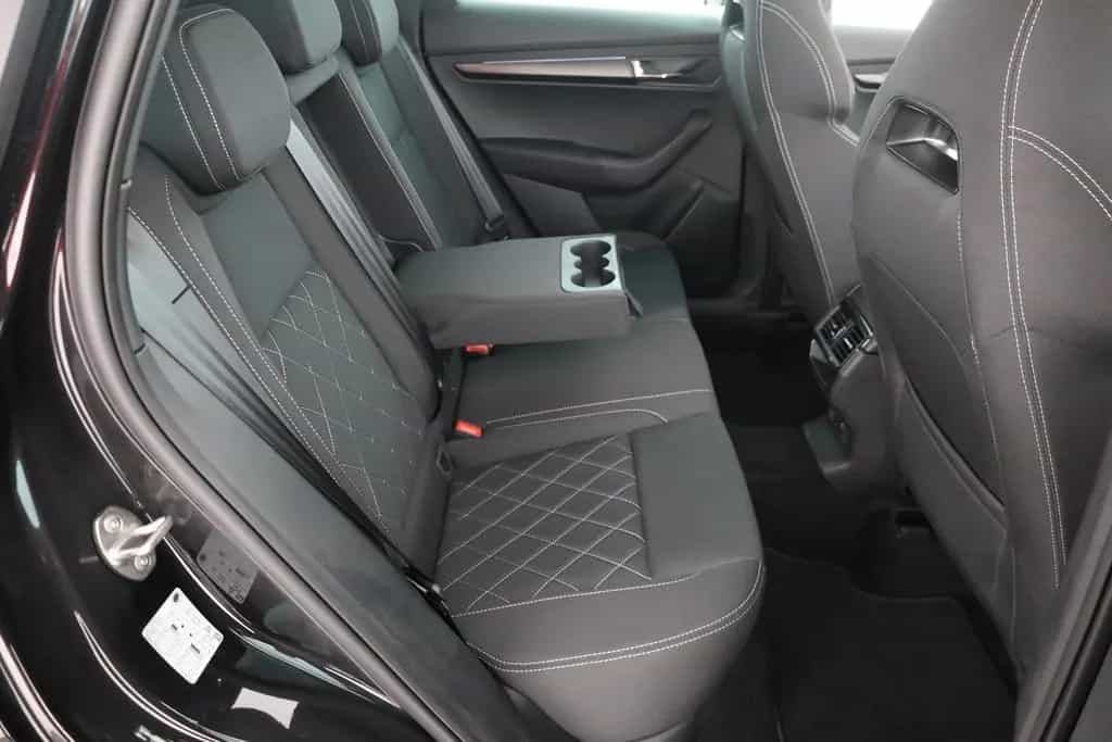 Skoda Karoq Sportline 1.5 TSI DSG Matrix ACC AHK Pano 09/2025-photo-23