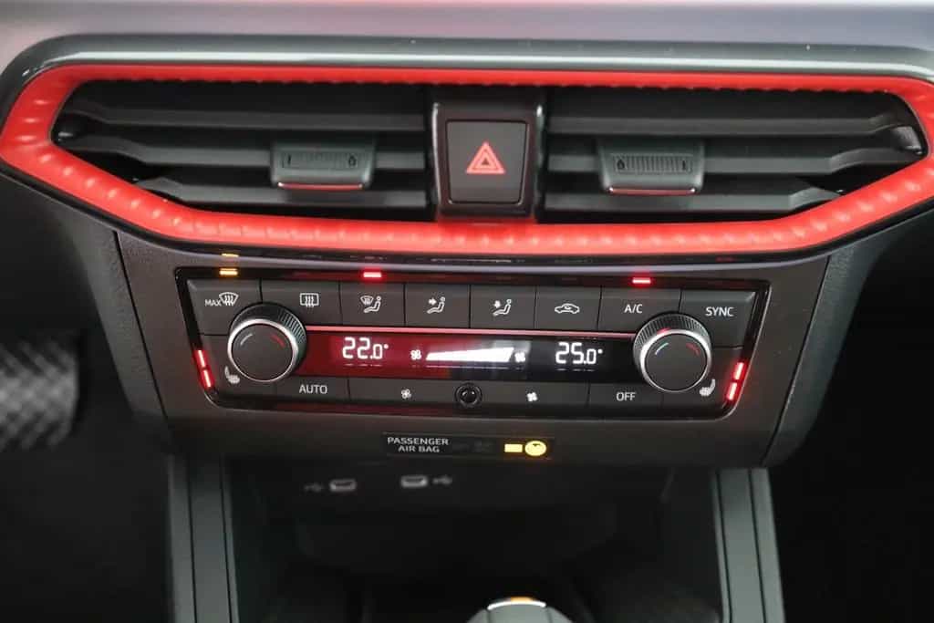 Seat Ibiza FR 1.5 TSI DSG LED ACC Navi Kamera 02/2026-photo-9