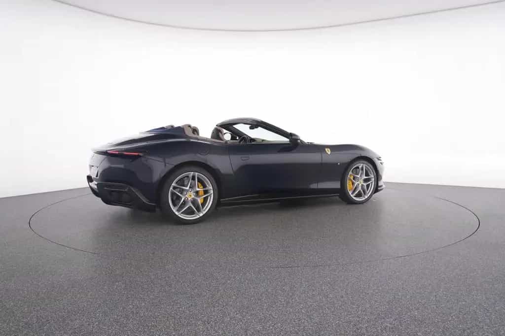 Ferrari Roma Spider FULL-CARBON BEIFAHRERDISPLAY 04/2025-photo-12