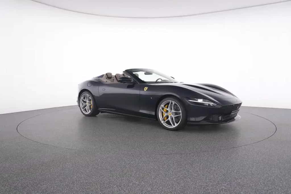 Ferrari Roma Spider FULL-CARBON BEIFAHRERDISPLAY 04/2025-photo-15