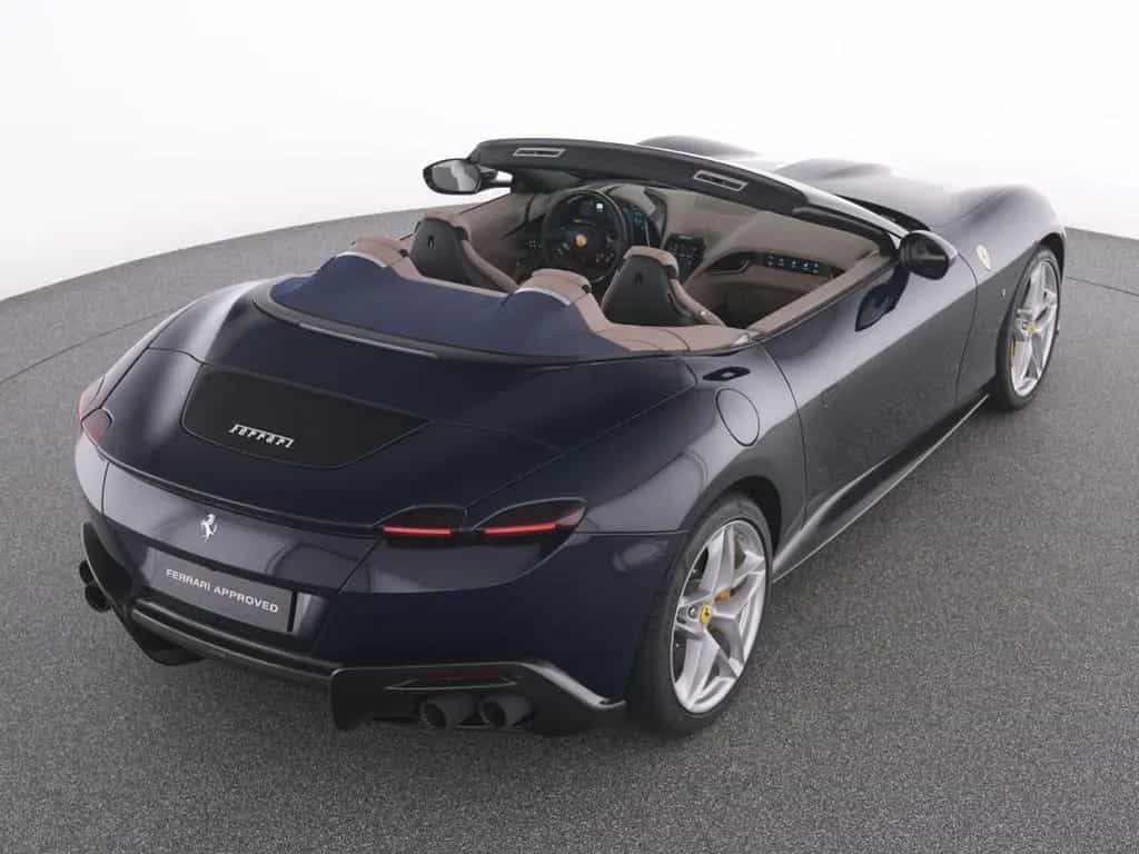 Ferrari Roma Spider FULL-CARBON BEIFAHRERDISPLAY 04/2025-photo-17