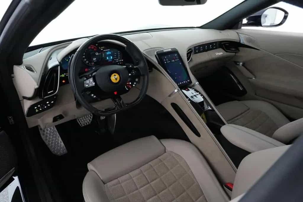 Ferrari Roma Spider FULL-CARBON BEIFAHRERDISPLAY 04/2025-photo-19