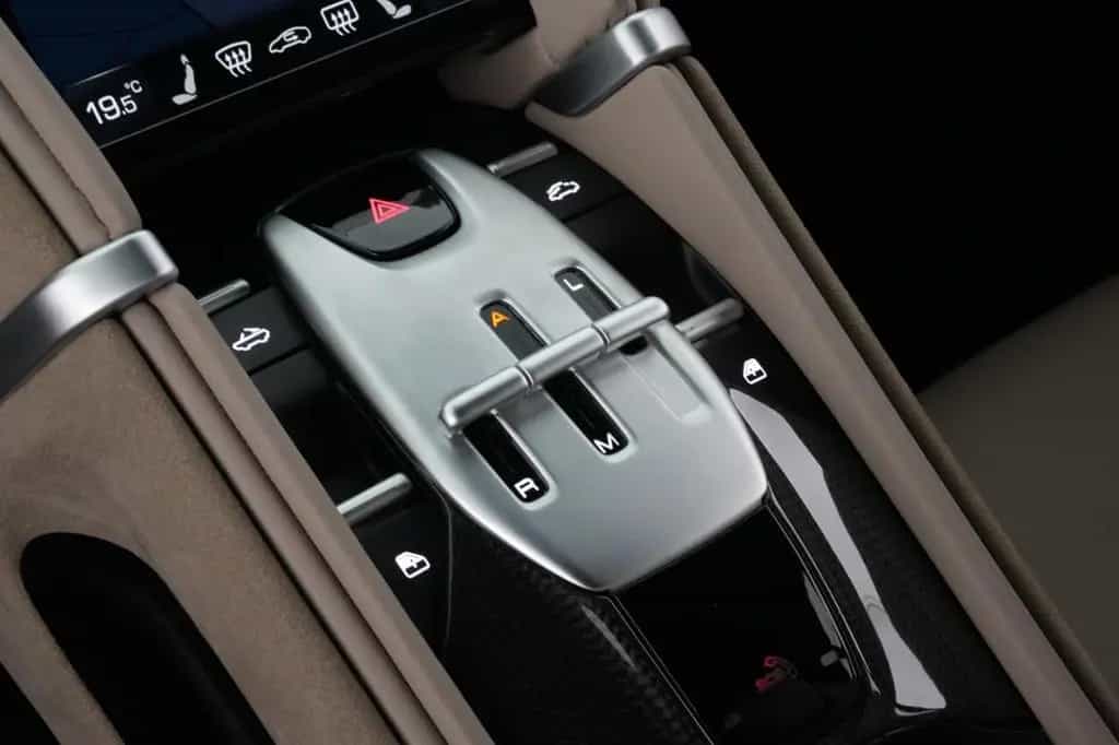 Ferrari Roma Spider FULL-CARBON BEIFAHRERDISPLAY 04/2025-photo-22