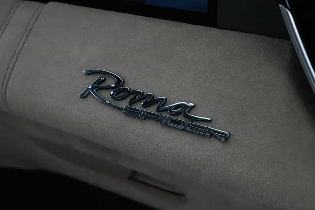 Ferrari Roma Spider FULL-CARBON BEIFAHRERDISPLAY 04/2025-photo-27