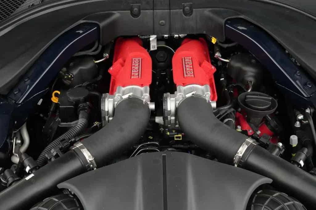 Ferrari Roma Spider FULL-CARBON BEIFAHRERDISPLAY 04/2025-photo-28