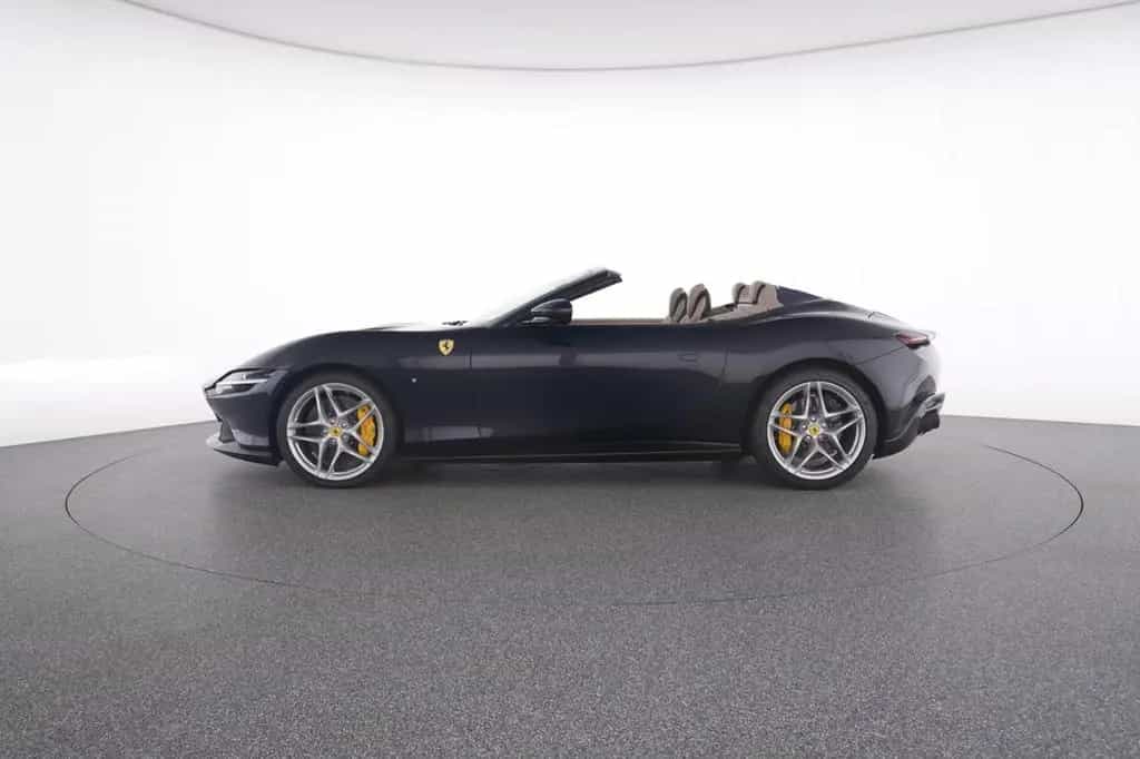 Ferrari Roma Spider FULL-CARBON BEIFAHRERDISPLAY 04/2025-photo-5