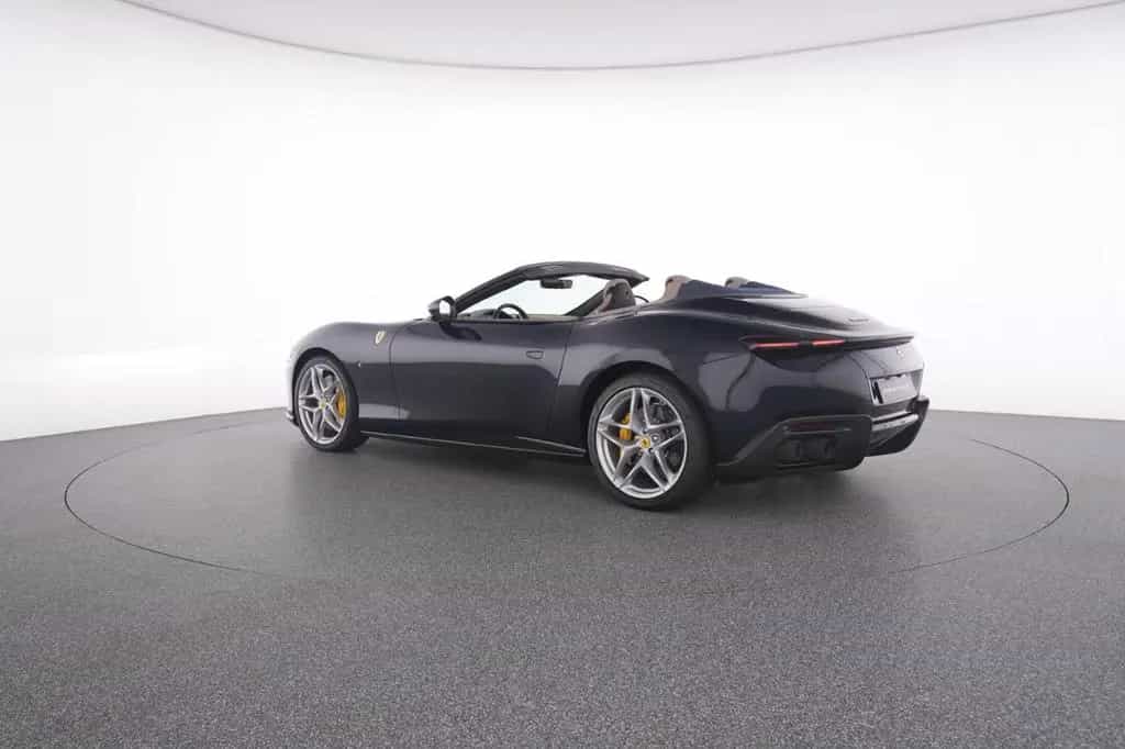 Ferrari Roma Spider FULL-CARBON BEIFAHRERDISPLAY 04/2025-photo-7