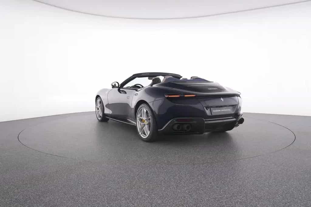 Ferrari Roma Spider FULL-CARBON BEIFAHRERDISPLAY 04/2025-photo-8