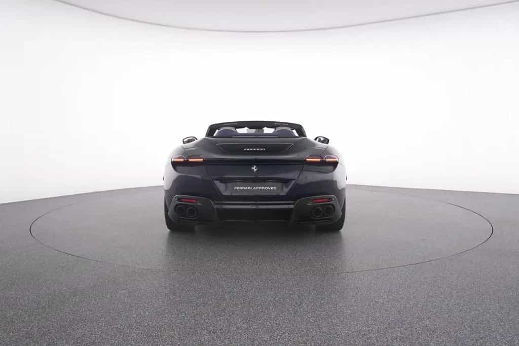 Ferrari Roma Spider FULL-CARBON BEIFAHRERDISPLAY 04/2025-photo-9