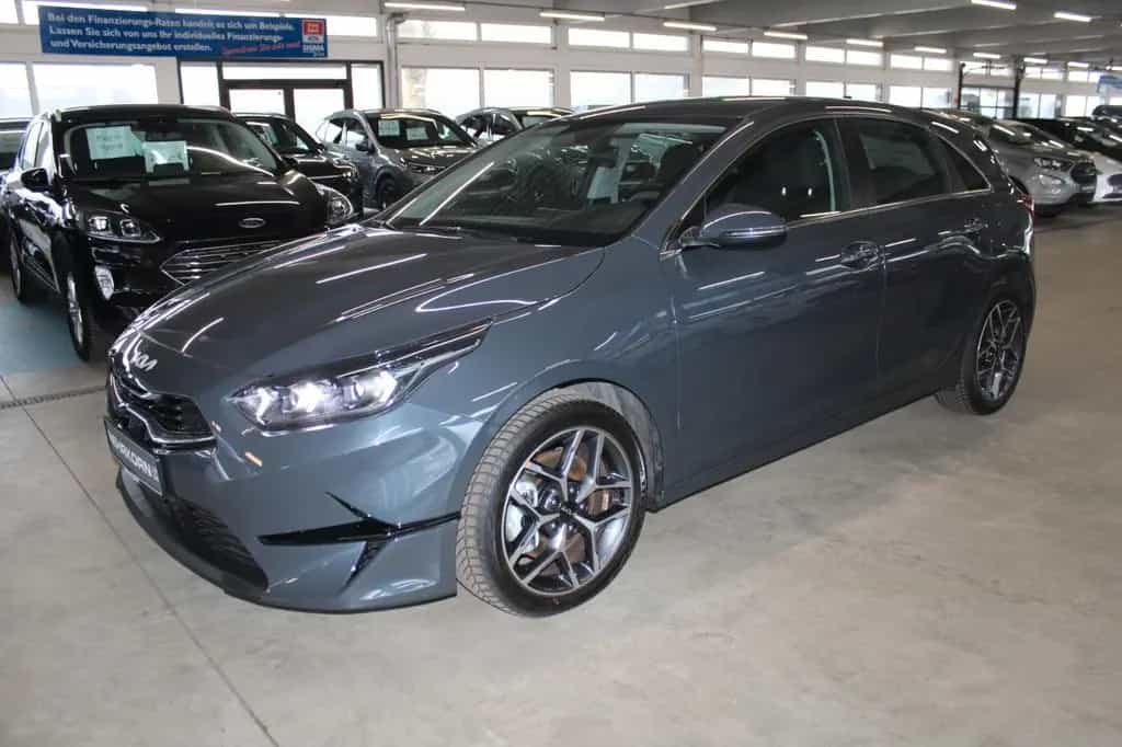 Kia Ceed / Ceed Spirit Aut. LED NAVI ACC BLIS uvm. 04/2025-photo-2