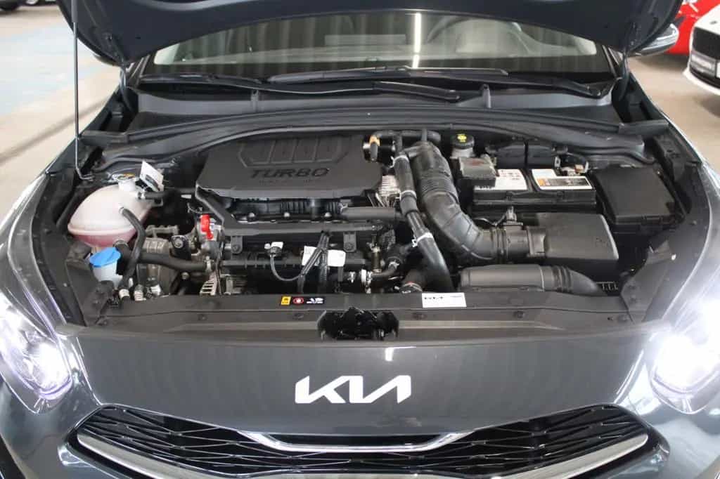 Kia Ceed / Ceed Spirit Aut. LED NAVI ACC BLIS uvm. 04/2025-photo-9