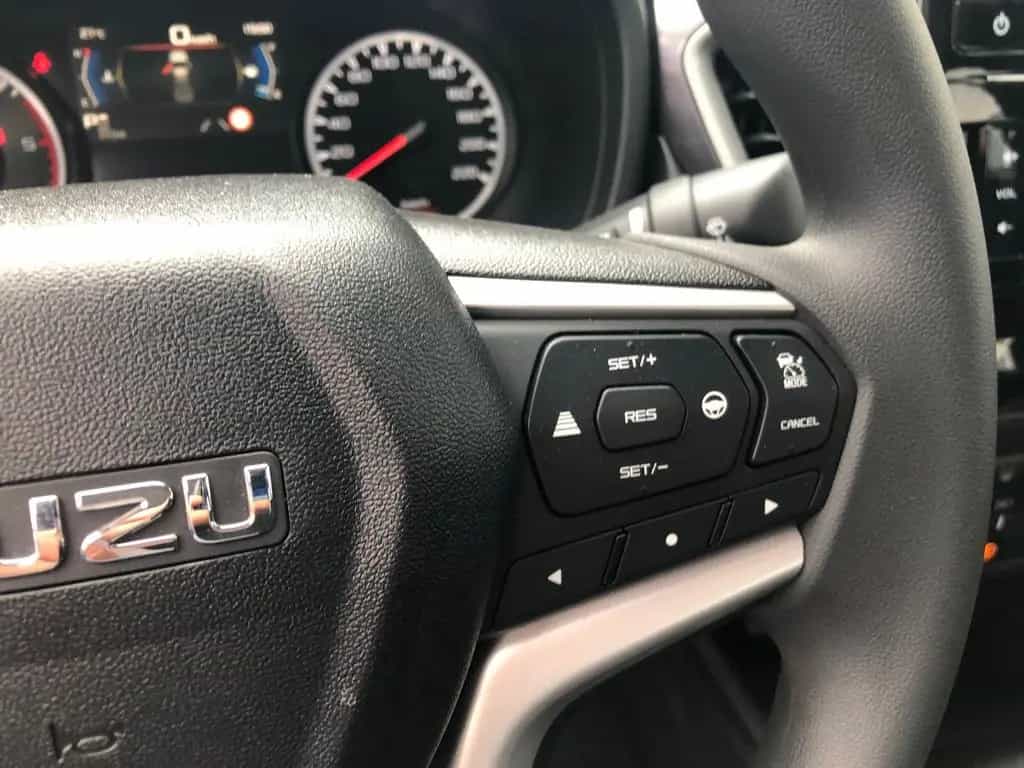 Isuzu D-Max Space Cab LS AT + Kipper + Winterdienst + null-photo-17