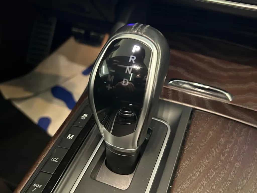 Maserati Levante 3.0 Q4 DIESEL *Panorama *360 Kamera * 09/2017-photo-13