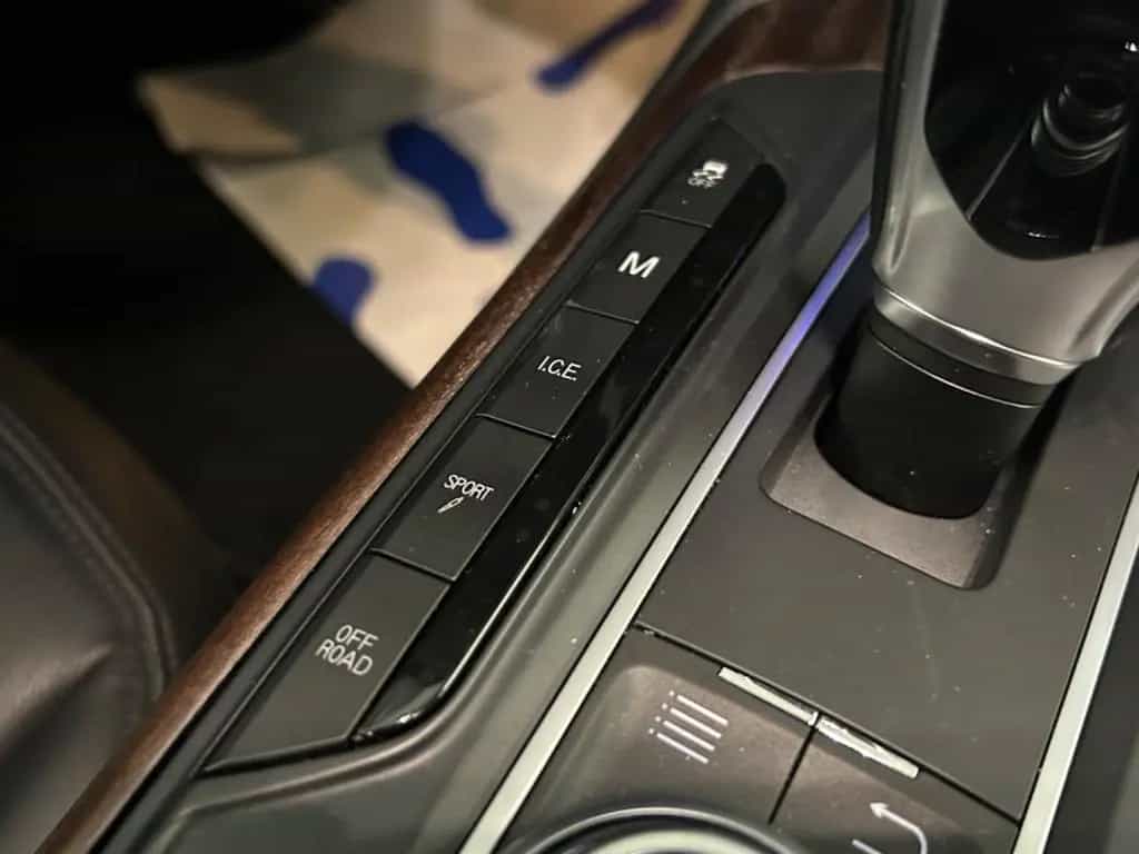 Maserati Levante 3.0 Q4 DIESEL *Panorama *360 Kamera * 09/2017-photo-14